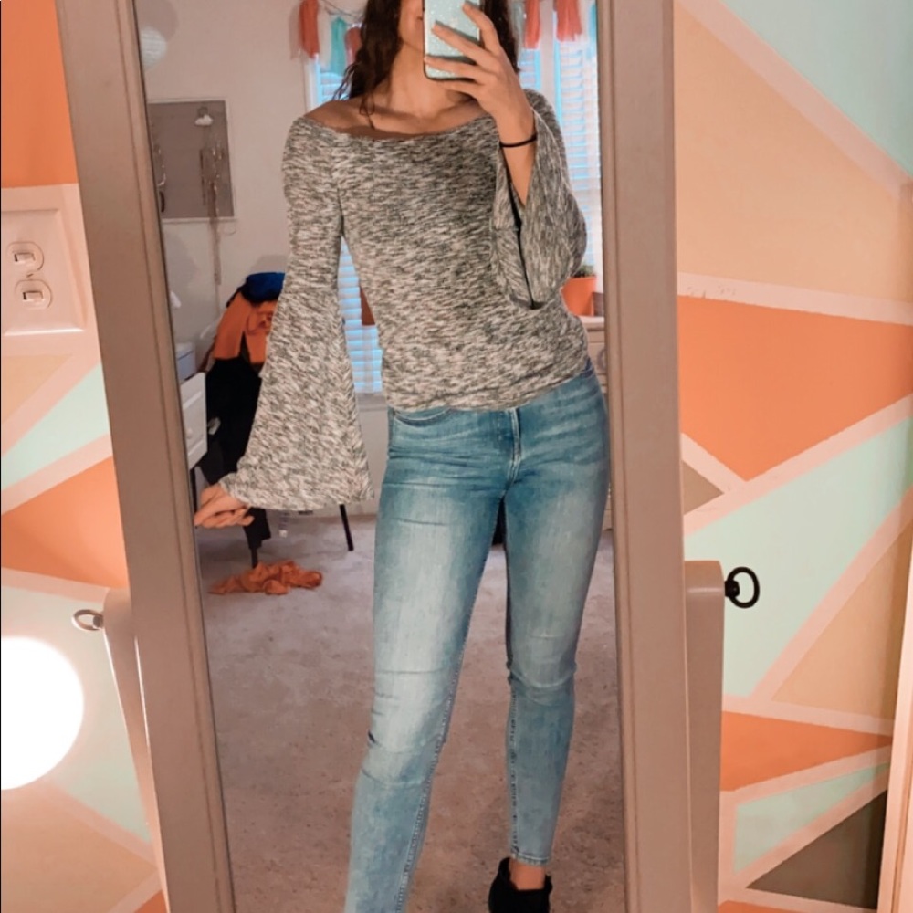 Off-shoulder top!